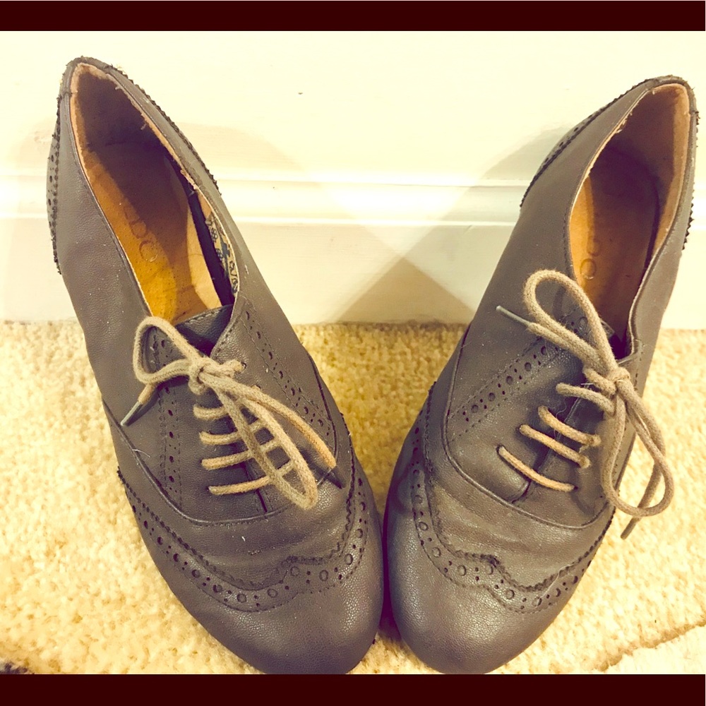 Gray Aldo Women’s Oxford Style Loafers
Size 6